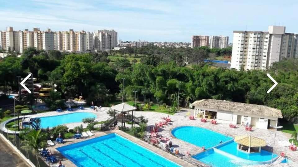 Golden dolphin Express 5pessoas mais 1 criança até 5 anos com toalhas e roupas de cama,lençóis, travesseiros e fronhas e 3 parques aquáticos termais limpeza impostos e taxas já incluso Caldas Novas Exterior foto