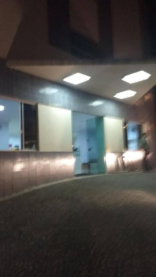 Golden dolphin Express 5pessoas mais 1 criança até 5 anos com toalhas e roupas de cama,lençóis, travesseiros e fronhas e 3 parques aquáticos termais limpeza impostos e taxas já incluso Caldas Novas Exterior foto